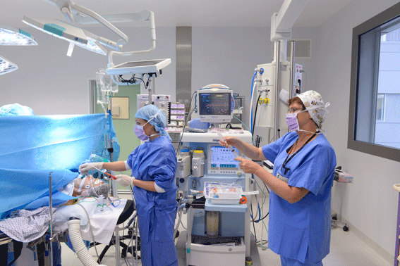 Opération en urologie au CHSF